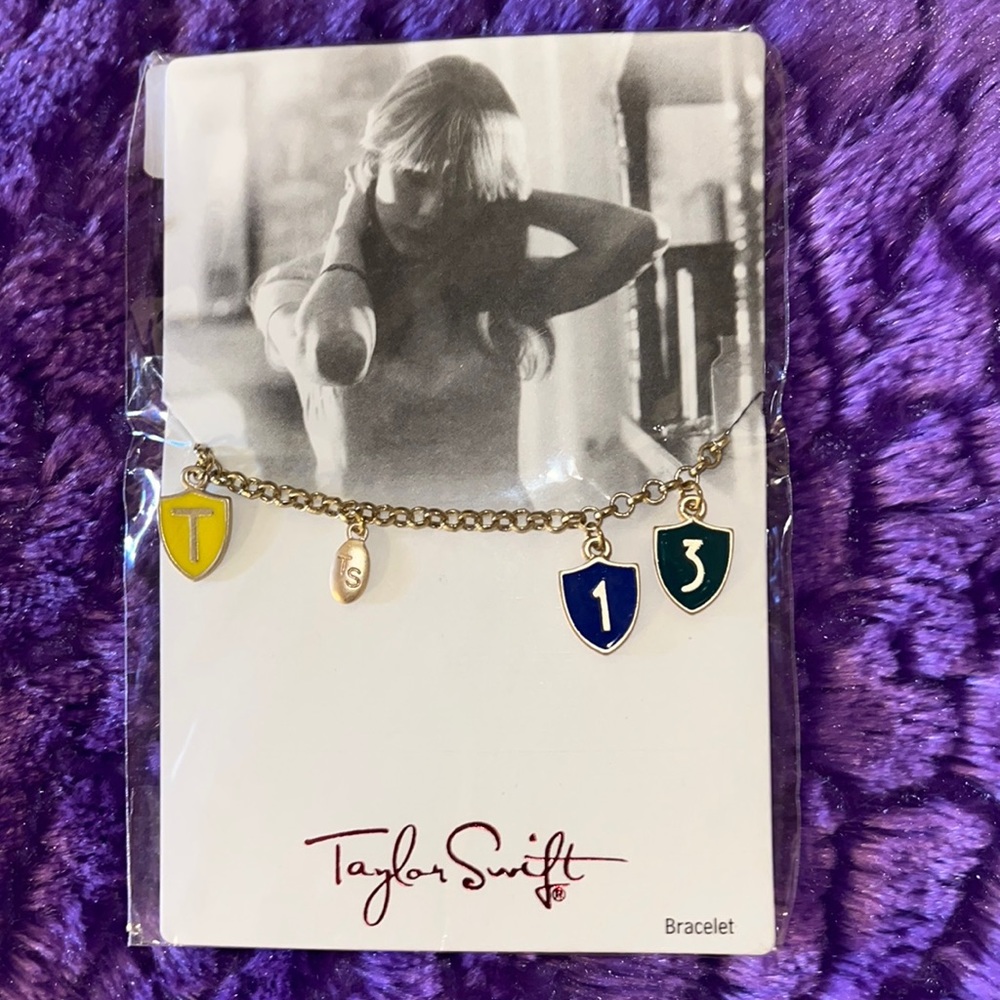 *NEW* Taylor Swift RED 13 Charm Bracelet RARE
